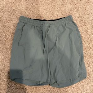 Lululemon shorts size large